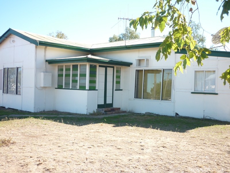 48 Cowildi Street, Dirranbandi QLD 4486