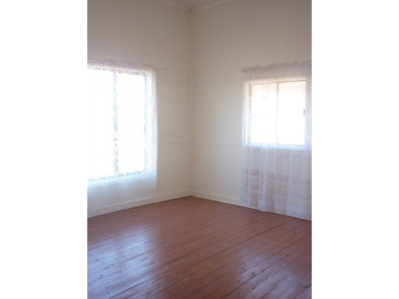 48 Cowildi Street, Dirranbandi QLD 4486