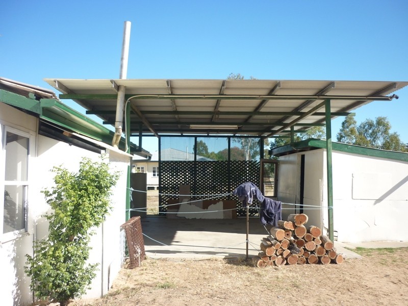 48 Cowildi Street, Dirranbandi QLD 4486