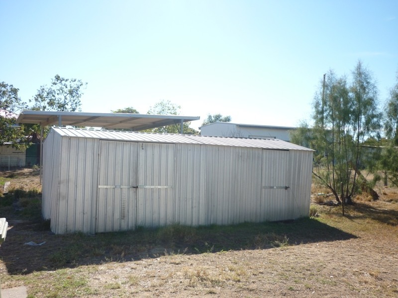 48 Cowildi Street, Dirranbandi QLD 4486