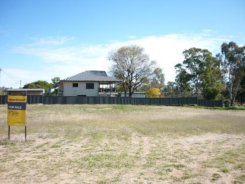 8 Hutt Street, St George QLD 4487