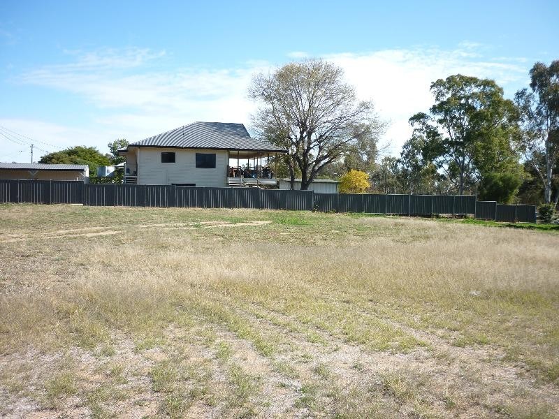 8 Hutt Street, St George QLD 4487
