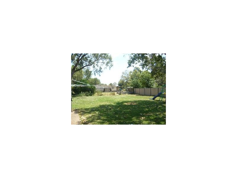 9 Wattle Drive, St George QLD 4487