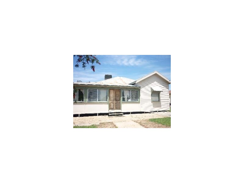 17  Perkins Street, Dirranbandi QLD 4486