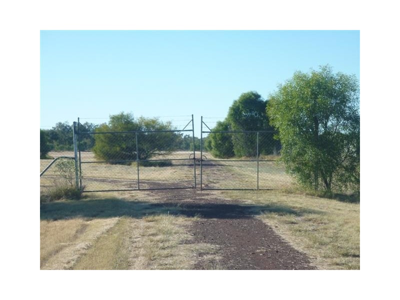 25 Johnston Road, St George QLD 4487