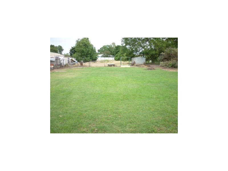 66 Grey Street, St George QLD 4487