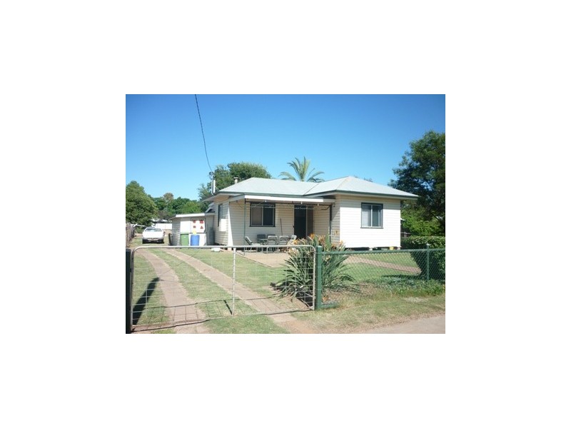 66 Grey Street, St George QLD 4487