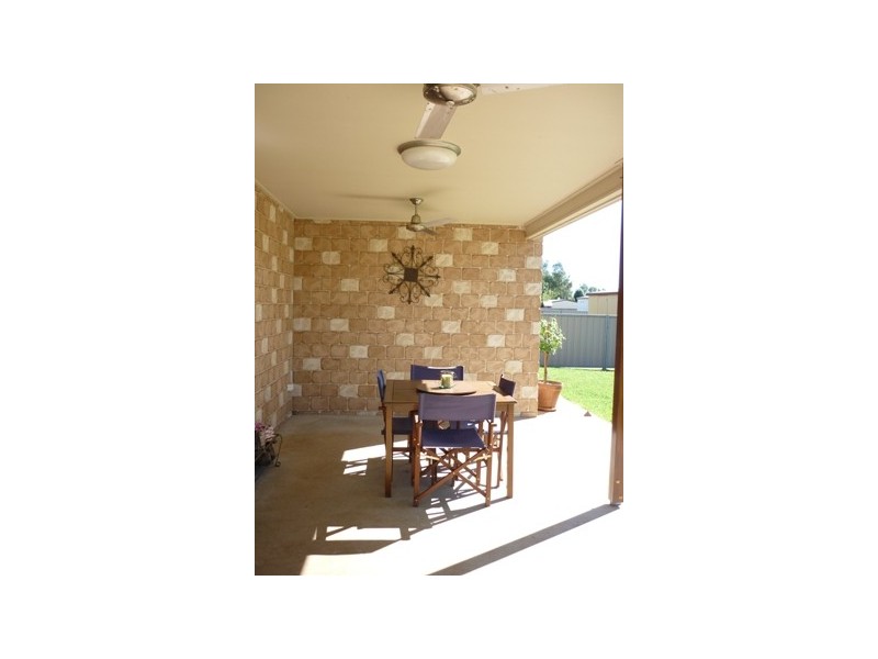 19 Taylor Street, St George QLD 4487