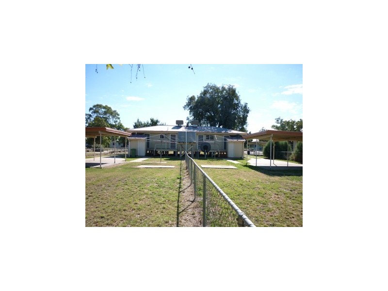 15 Cowildi Street, Dirranbandi QLD 4486