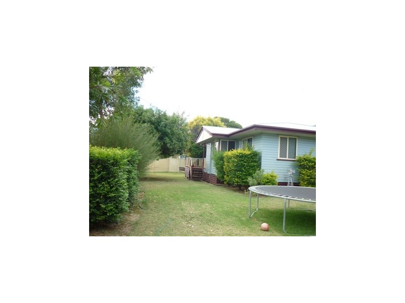 2 Andrew Street, St George QLD 4487