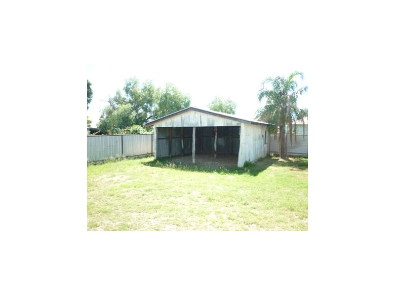 10 Moore Street, Dirranbandi QLD 4486