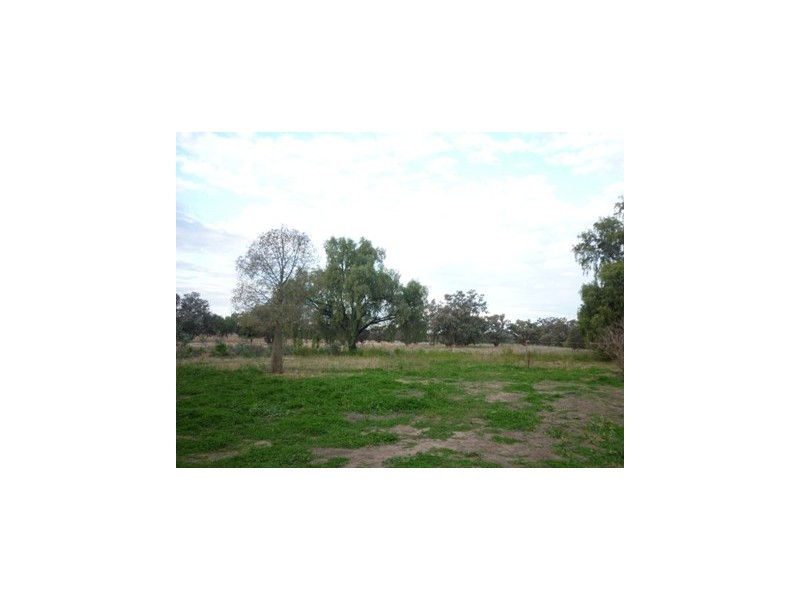 180 Commissioners Point Road, St George QLD 4487