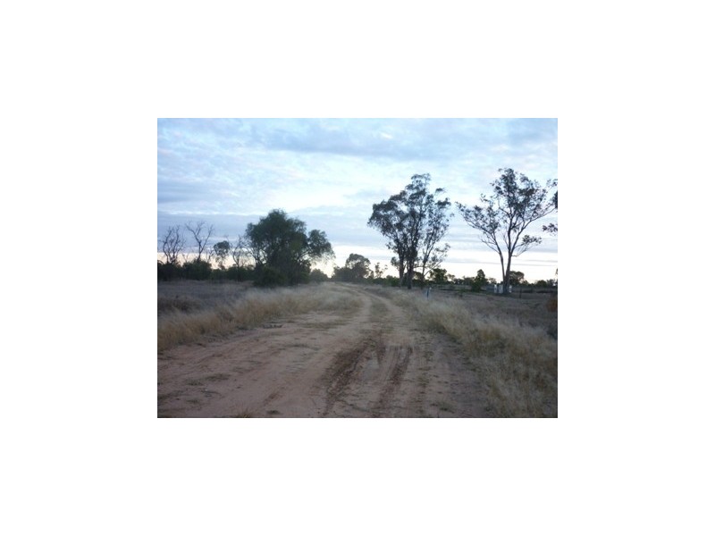 180 Commissioners Point Road, St George QLD 4487