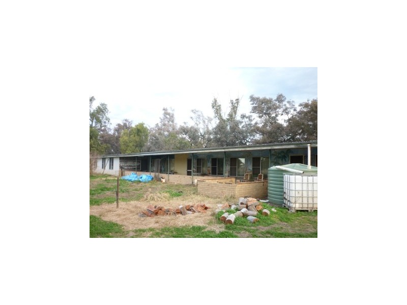 180 Commissioners Point Road, St George QLD 4487