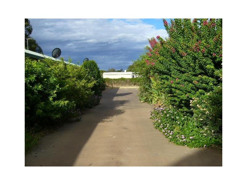 1-8, 61 Scott Street, St George QLD 4487