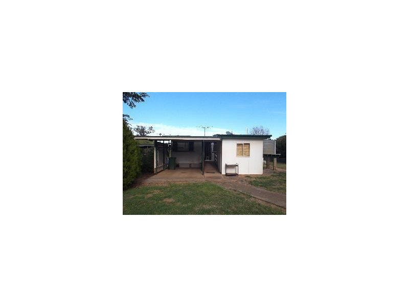21 Weatherall, St George QLD 4487
