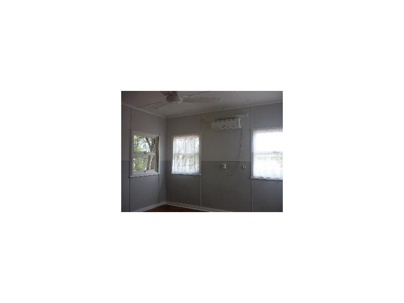 19 Lignum Ave, Dirranbandi QLD 4486