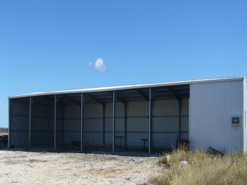 8-10 McCarthy Street, Dirranbandi QLD 4486