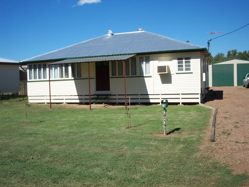 12 Wattle Drive, St George QLD 4487