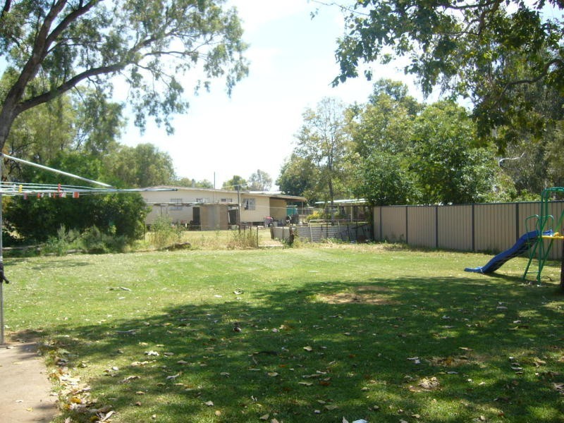 9 Wattle Drive, St George QLD 4487