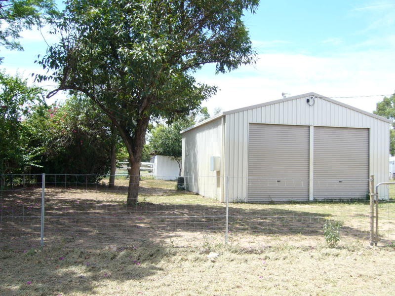 6 Charles Street, St George QLD 4487