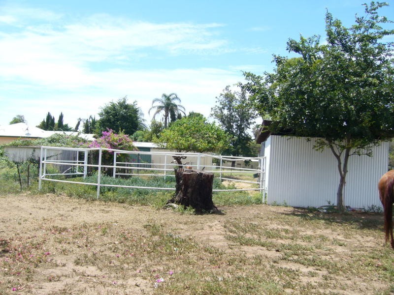 6 Charles Street, St George QLD 4487