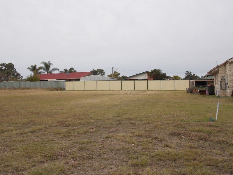 5 Hawthorne Street, Nanango QLD 4615