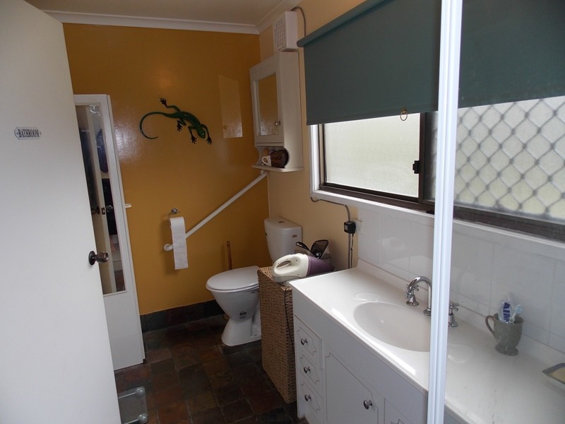31 North Kerton Road, Nanango QLD 4615