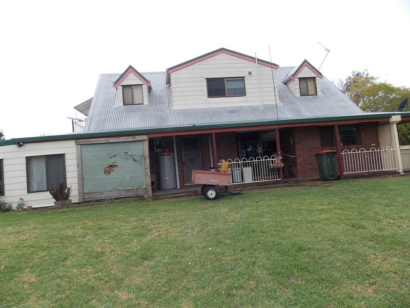 31 North Kerton Road, Nanango QLD 4615