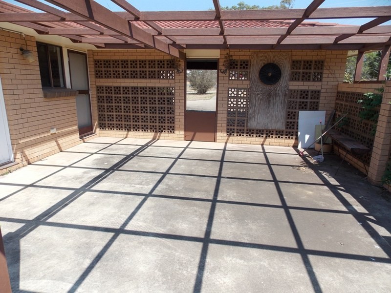 20 Grey Street, Nanango QLD 4615