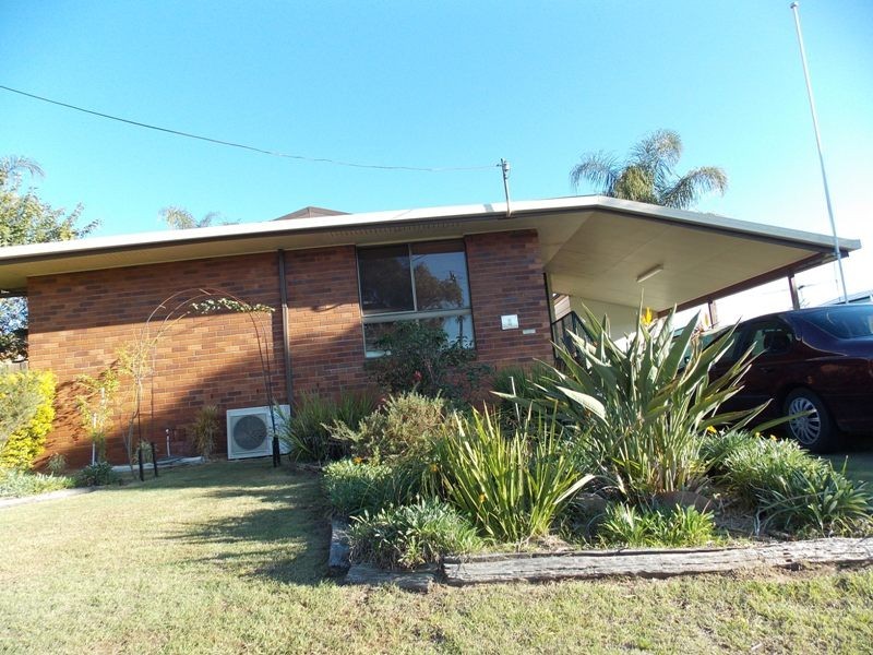 8 Birdie Street, Nanango QLD 4615