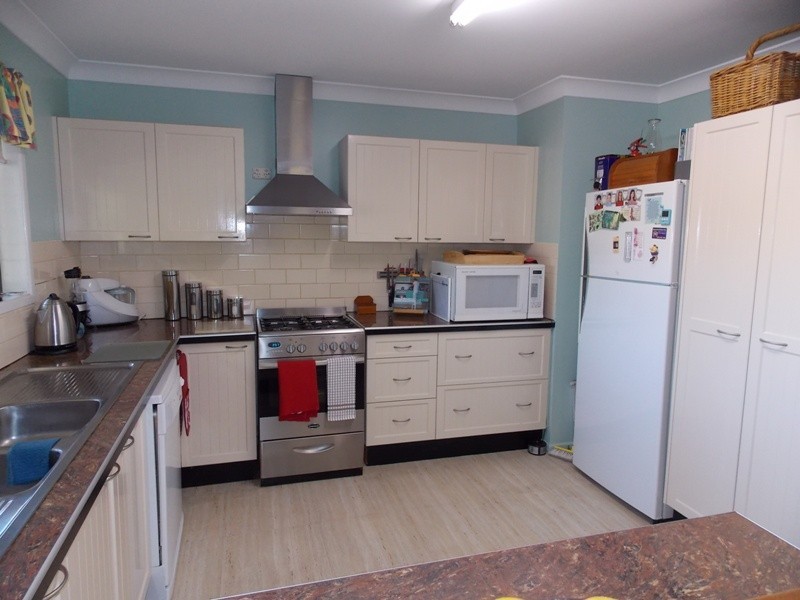 8 Birdie Street, Nanango QLD 4615