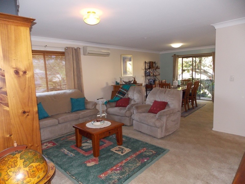 8 Birdie Street, Nanango QLD 4615