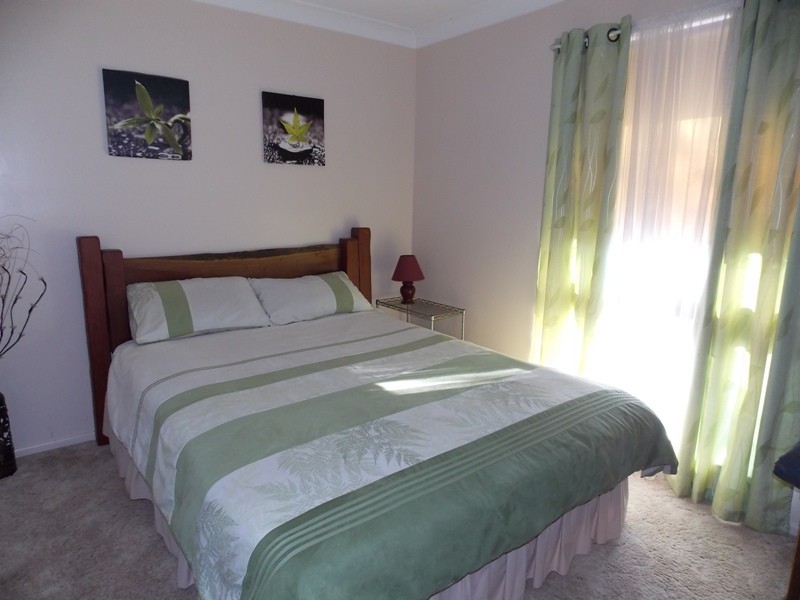 8 Birdie Street, Nanango QLD 4615