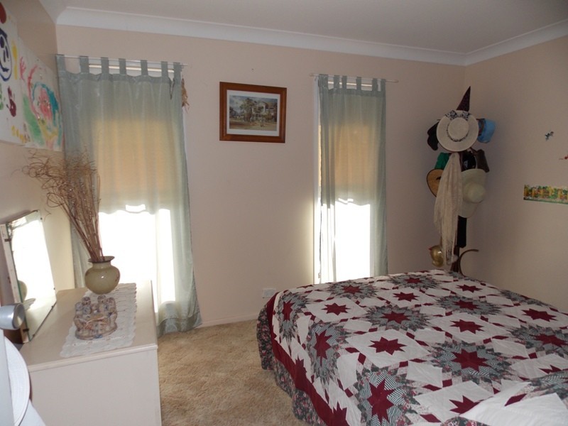 8 Birdie Street, Nanango QLD 4615