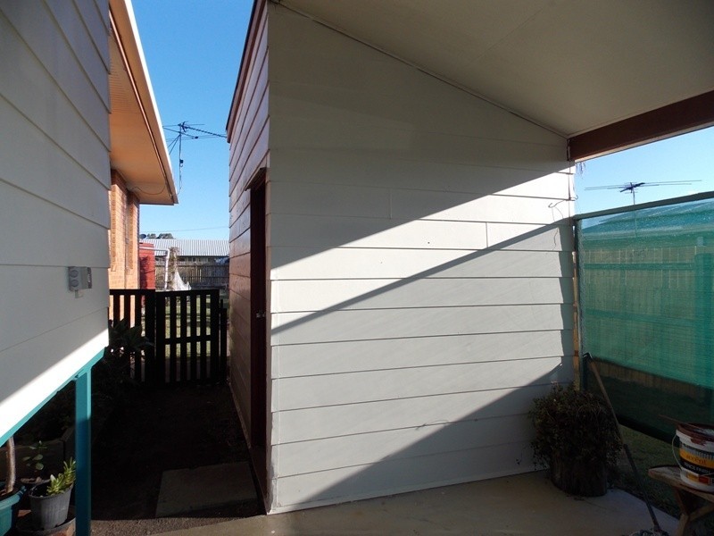 8 Birdie Street, Nanango QLD 4615