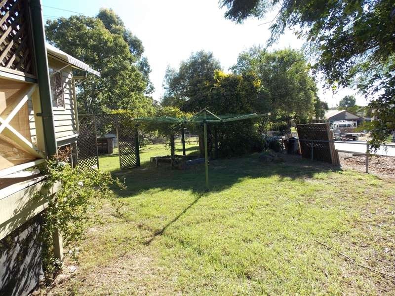 5 Hunter Street, Nanango QLD 4615