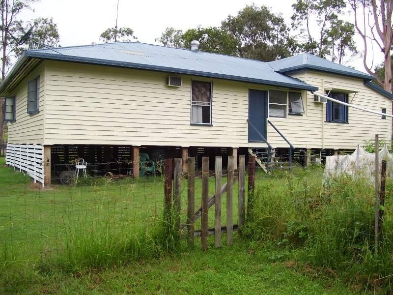 26 Racecourse Road, Nanango QLD 4615