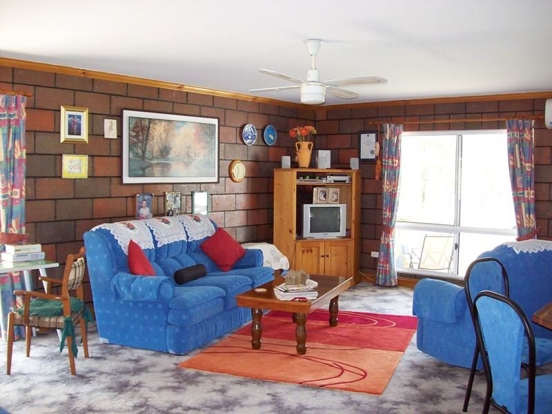 33 Malar Crs, Nanango QLD 4615