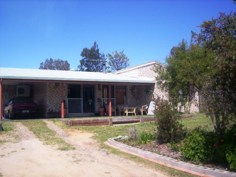 18 Hibiscus Court, Nanango QLD 4615
