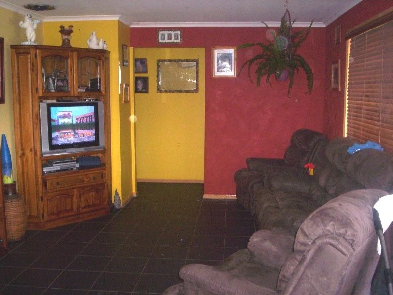 18 Hibiscus Court, Nanango QLD 4615