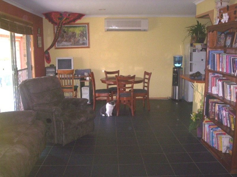 18 Hibiscus Court, Nanango QLD 4615