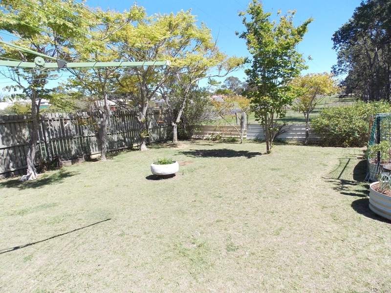 1 Fairway Drive, Nanango QLD 4615