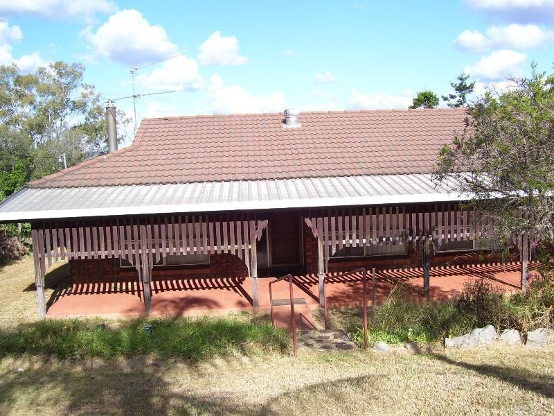 2 Rosalie Drive, Yarraman QLD 4614