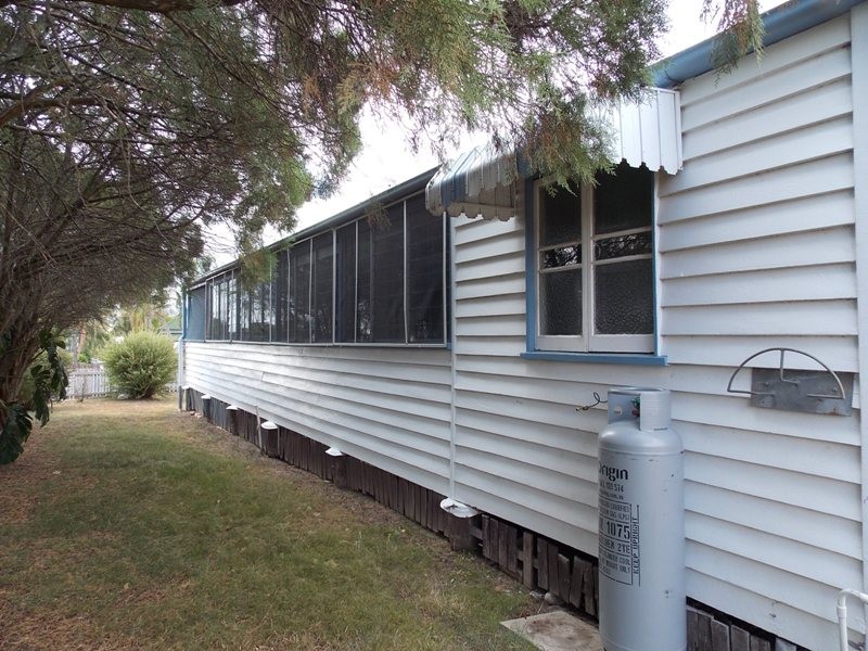 15 Fitzroy Street, Nanango QLD 4615