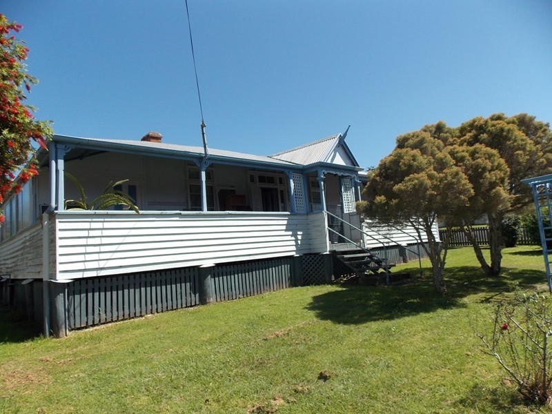 15 Fitzroy Street, Nanango QLD 4615