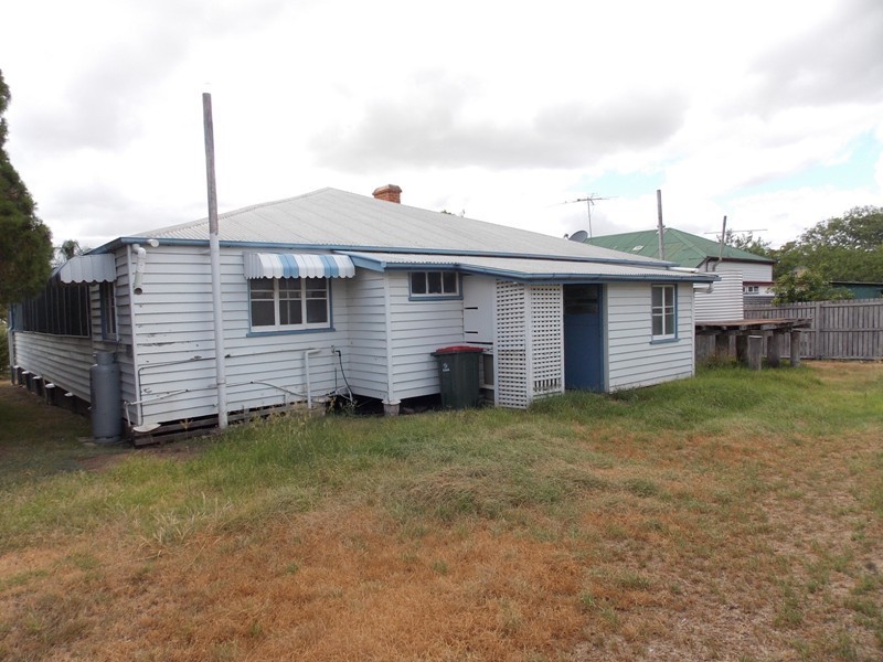 15 Fitzroy Street, Nanango QLD 4615