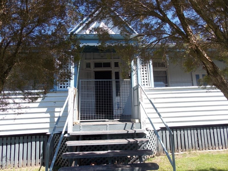 15 Fitzroy Street, Nanango QLD 4615