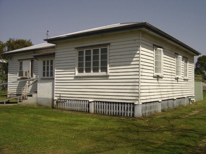 49 Henry Street, Nanango QLD 4615