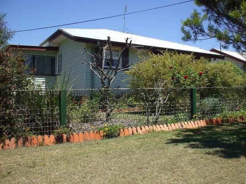 8 Cheadle Street, Yarraman QLD 4614